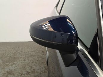 AUDI A3 2.0 TDI S line Hatchback 3dr Diesel S Tronic Auto 6Spd quattro E