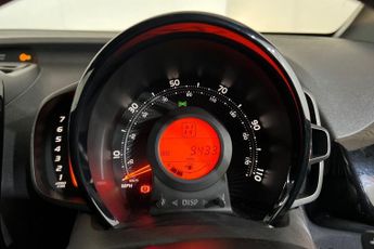 TOYOTA AYGO 1.0 VVT-i JBL Edition Hatchback 5dr Petrol x-shift Euro 6 (71 ps