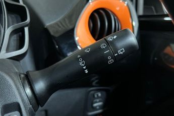 TOYOTA AYGO 1.0 VVT-i JBL Edition Hatchback 5dr Petrol x-shift Euro 6 (71 ps