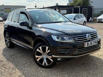 Volkswagen Touareg 3.0 TDI V6 BlueMotion Tech R-Line SUV 5dr Diesel Tiptronic 4WD E