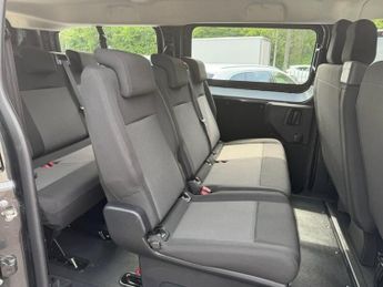 VAUXHALL Vivaro Life Electric 75kWh Combi XL MPV 5dr Electric Auto LWB (9 Seat, 7.4kW Charger)