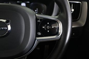 VOLVO XC60 2.0h T6 Recharge 11.6kWh R-Design Auto AWD Euro 6 (s/s) 5dr