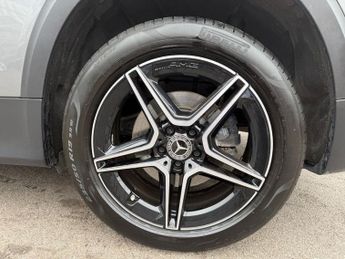 MERCEDES-BENZ GLB 1.3 GLB200 MHEV AMG Line (Premium) SUV 5dr Petrol Hybrid 7G-DCT 