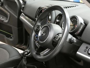MINI COUNTRYMAN 1.5 7.6kWh Cooper SE Classic SUV 5dr Petrol Plug-in Hybrid Auto 