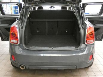 MINI COUNTRYMAN 1.5 7.6kWh Cooper SE Classic SUV 5dr Petrol Plug-in Hybrid Auto 