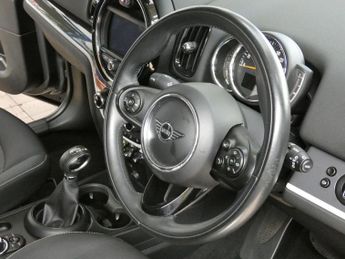 MINI COUNTRYMAN 1.5 7.6kWh Cooper SE Classic SUV 5dr Petrol Plug-in Hybrid Auto 
