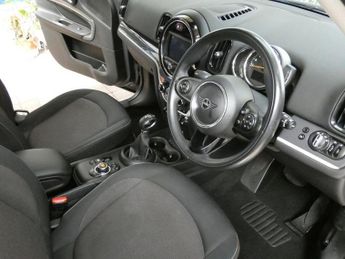 MINI COUNTRYMAN 1.5 7.6kWh Cooper SE Classic SUV 5dr Petrol Plug-in Hybrid Auto 