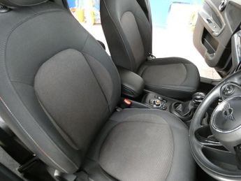 MINI COUNTRYMAN 1.5 7.6kWh Cooper SE Classic SUV 5dr Petrol Plug-in Hybrid Auto 