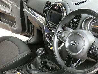 MINI COUNTRYMAN 1.5 7.6kWh Cooper SE Classic SUV 5dr Petrol Plug-in Hybrid Auto 
