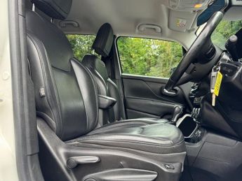 JEEP RENEGADE 1.4T MultiAirII Limited SUV 5dr Petrol Auto 4WD Euro 6 (s/s) (17