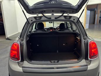 MINI HATCH 1.5 Cooper Exclusive Hatchback 3dr Petrol Manual Euro 6 (s/s) (1