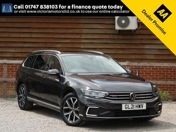 Volkswagen Passat 1.4 TSI GTE [PAN ROOF] Petrol Plug-in Hybrid AUTO ESTATE 