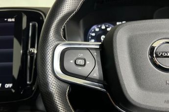 VOLVO XC40 1.5h T4 Recharge 10.7kWh R-Design SUV 5dr Petrol Plug-in Hybrid 
