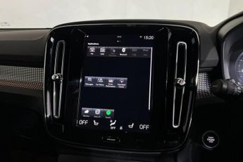 VOLVO XC40 1.5h T4 Recharge 10.7kWh R-Design SUV 5dr Petrol Plug-in Hybrid 