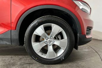 VOLVO XC40 1.5 T3 Momentum SUV 5dr Petrol Manual Euro 6 (s/s) (156 ps) Touc