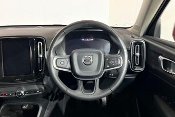 VOLVO XC40 1.5 T3 Momentum SUV 5dr Petrol Manual Euro 6 (s/s) (156 ps) Touc