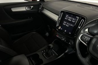 VOLVO XC40 1.5 T3 Momentum SUV 5dr Petrol Manual Euro 6 (s/s) (156 ps) Touc
