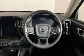 VOLVO XC40 1.5 T3 Momentum SUV 5dr Petrol Manual Euro 6 (s/s) (156 ps) Touc