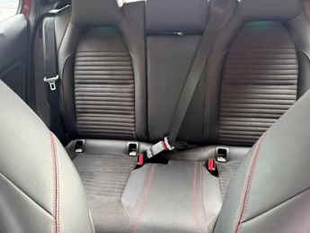 MERCEDES-BENZ GLA 2.1 GLA220d AMG Line (Premium Plus) SUV 5dr Diesel 7G-DCT 4MATIC
