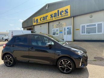 Toyota Yaris 1.5 VVT-h Design Hatchback 5dr Petrol Hybrid E-CVT Euro 6 (s/s) 