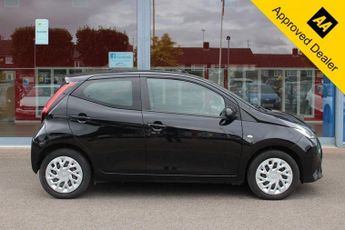 TOYOTA AYGO 1.0 VVT-i x-play Hatchback 5dr Petrol Manual Euro 6 (71 ps)
