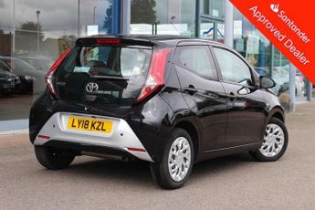 TOYOTA AYGO 1.0 VVT-i x-play Hatchback 5dr Petrol Manual Euro 6 (71 ps)