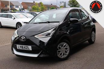 TOYOTA AYGO 1.0 VVT-i x-play Hatchback 5dr Petrol Manual Euro 6 (71 ps)