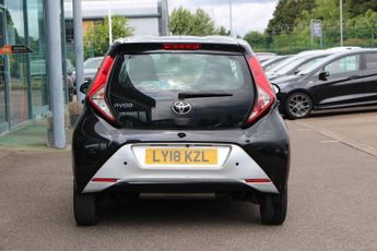 TOYOTA AYGO 1.0 VVT-i x-play Hatchback 5dr Petrol Manual Euro 6 (71 ps)