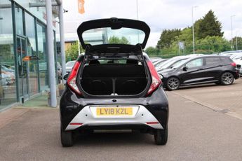 TOYOTA AYGO 1.0 VVT-i x-play Hatchback 5dr Petrol Manual Euro 6 (71 ps)