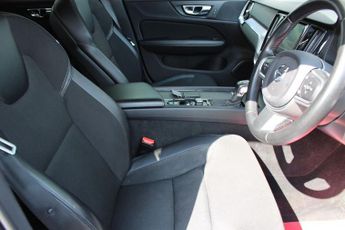 VOLVO V60 2.0 D4 Momentum Estate 5dr Diesel Auto Euro 6 (s/s) (190 ps)