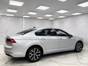 VOLKSWAGEN PASSAT 2.0 TDI EVO SEL Saloon 4dr Diesel DSG Euro 6 (s/s) (150 ps)