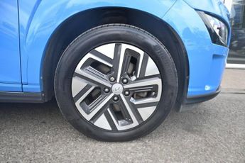 HYUNDAI KONA 64kWh Premium SUV 5dr Electric Auto (10.5kW Charger) (204 ps)