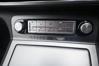 HYUNDAI KONA 64kWh Premium SUV 5dr Electric Auto (10.5kW Charger) (204 ps)