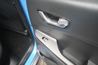 HYUNDAI KONA 64kWh Premium SUV 5dr Electric Auto (10.5kW Charger) (204 ps)