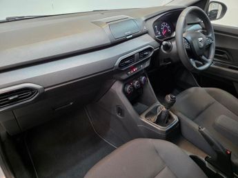 DACIA SANDERO 1.0 SCe Essential Hatchback 5dr Petrol Manual Euro 6 (s/s) (65 p