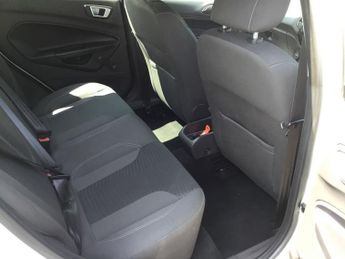 FORD FIESTA 1.6 Zetec Hatchback 5dr Petrol Powershift Euro 5 (105 ps)