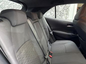 TOYOTA COROLLA 1.8 VVT-h Icon Tech Hatchback 5dr Petrol Hybrid CVT Euro 6 (s/s)