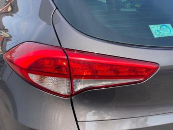 HYUNDAI TUCSON 1.7 CRDi Blue Drive Premium SUV 5dr Diesel Manual Euro 6 (s/s) (