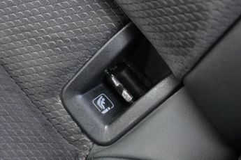 AUDI A4 AVANT 2.0 TDI 35 S line Estate 5dr Diesel S Tronic Euro 6 (s/s) (163 p