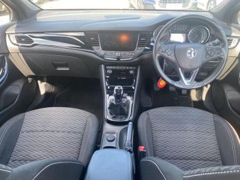 VAUXHALL ASTRA 1.4i Turbo SRi Nav Hatchback 5dr Petrol Manual Euro 6 (150 ps)