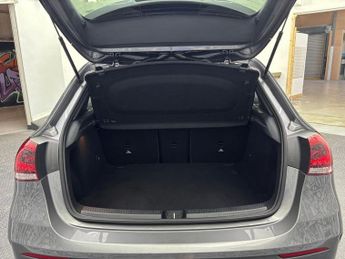 MERCEDES-BENZ A-CLASS 1.5 A180d AMG Line (Premium Plus) Hatchback 5dr Diesel 7G-DCT Eu