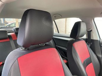 SKODA OCTAVIA 1.6 TDI SCR SE Technology Hatchback 5dr Diesel DSG Euro 6 (s/s) 