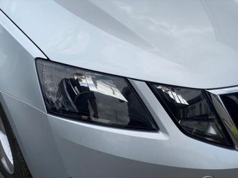 SKODA OCTAVIA 1.6 TDI SCR SE Technology Hatchback 5dr Diesel DSG Euro 6 (s/s) 