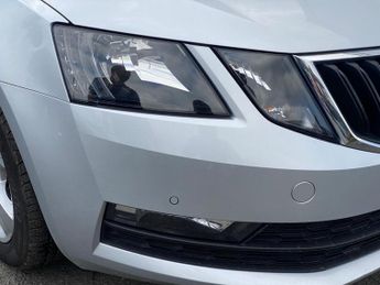 SKODA OCTAVIA 1.6 TDI SCR SE Technology Hatchback 5dr Diesel DSG Euro 6 (s/s) 