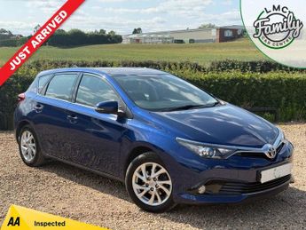 Toyota Auris 1.2 VVT-i Icon Tech Hatchback 5dr Petrol Manual Euro 6 (s/s) (11