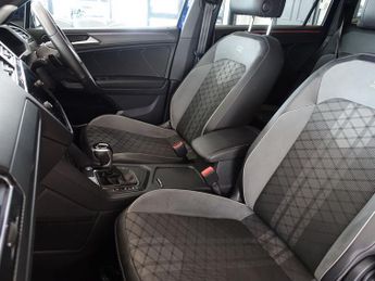 VOLKSWAGEN TIGUAN ALLSPACE 1.5 TSI R-Line SUV 5dr Petrol DSG Euro 6 (s/s) (150 ps)