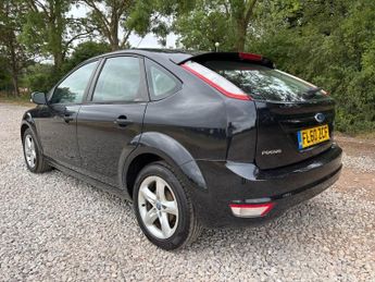 FORD FOCUS 1.6 Zetec Hatchback 5dr Petrol Manual (161 g/km, 99 bhp)