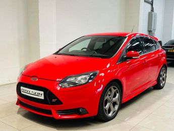 FORD FOCUS 2.0T EcoBoost ST-2 Hatchback 5dr Petrol Manual Euro 5 (s/s) (250