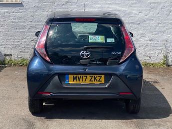 TOYOTA AYGO 1.0 VVT-i x-play Hatchback 5dr Petrol Manual Euro 6 (68 ps)