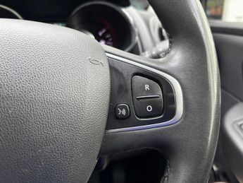 RENAULT CLIO 0.9 TCe Iconic Hatchback 5dr Petrol Manual Euro 6 (s/s) (90 ps)